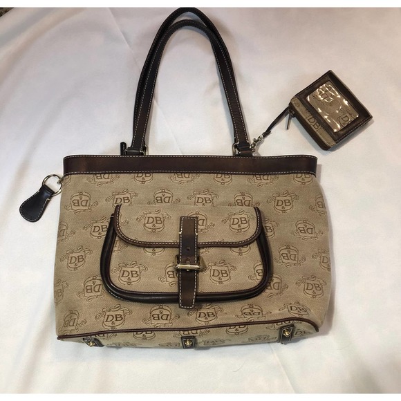 Dooney & Bourke VIntage Large East West Shoulder bag DL57C w/ coin purse - Picture 1 of 10